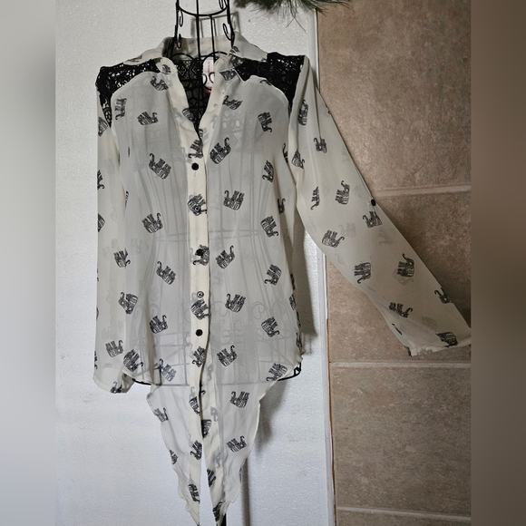 No Boundaries Nearly Sheer Crop Top - Picture 3 of 6